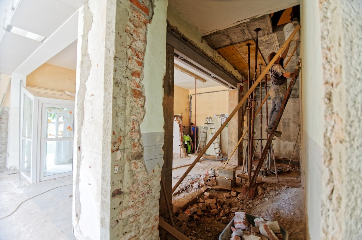 Interior antes da remodelação, em obra